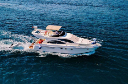 Azimut 46